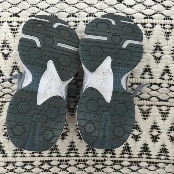 Reebok Gray Chunky Sneakers Athletic Style unisex - Picture 4 of 9
